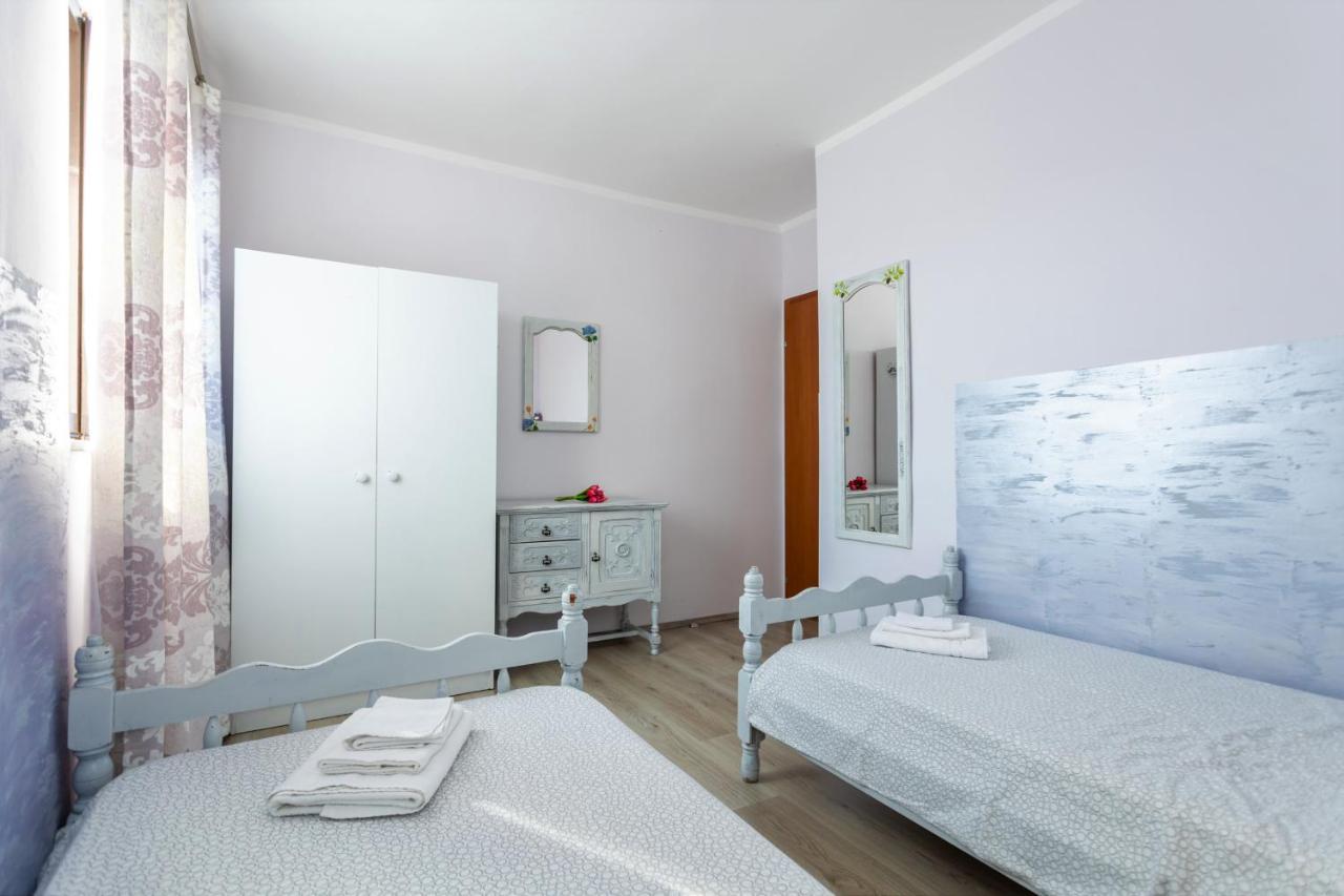 Apartman Doris Milohnici Exterior foto